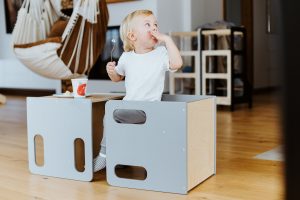 Colección de  sillas para comer Montessori
