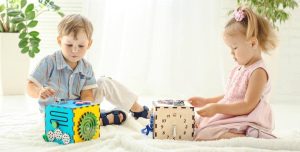 Los mejores cubos de actividades para bebÃ©s y niÃ±os pequeÃ±os - Ideas de compras